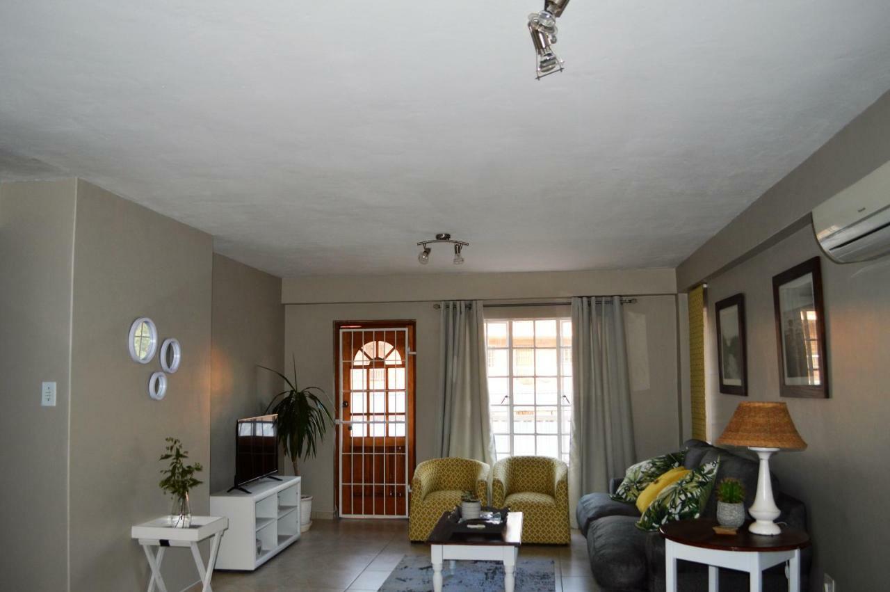 Town View Apartment Питърмарицбург Екстериор снимка